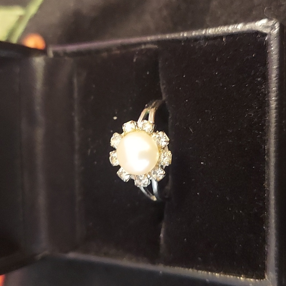 Vintage Fresh Water Pearl & Rhinestone Ring